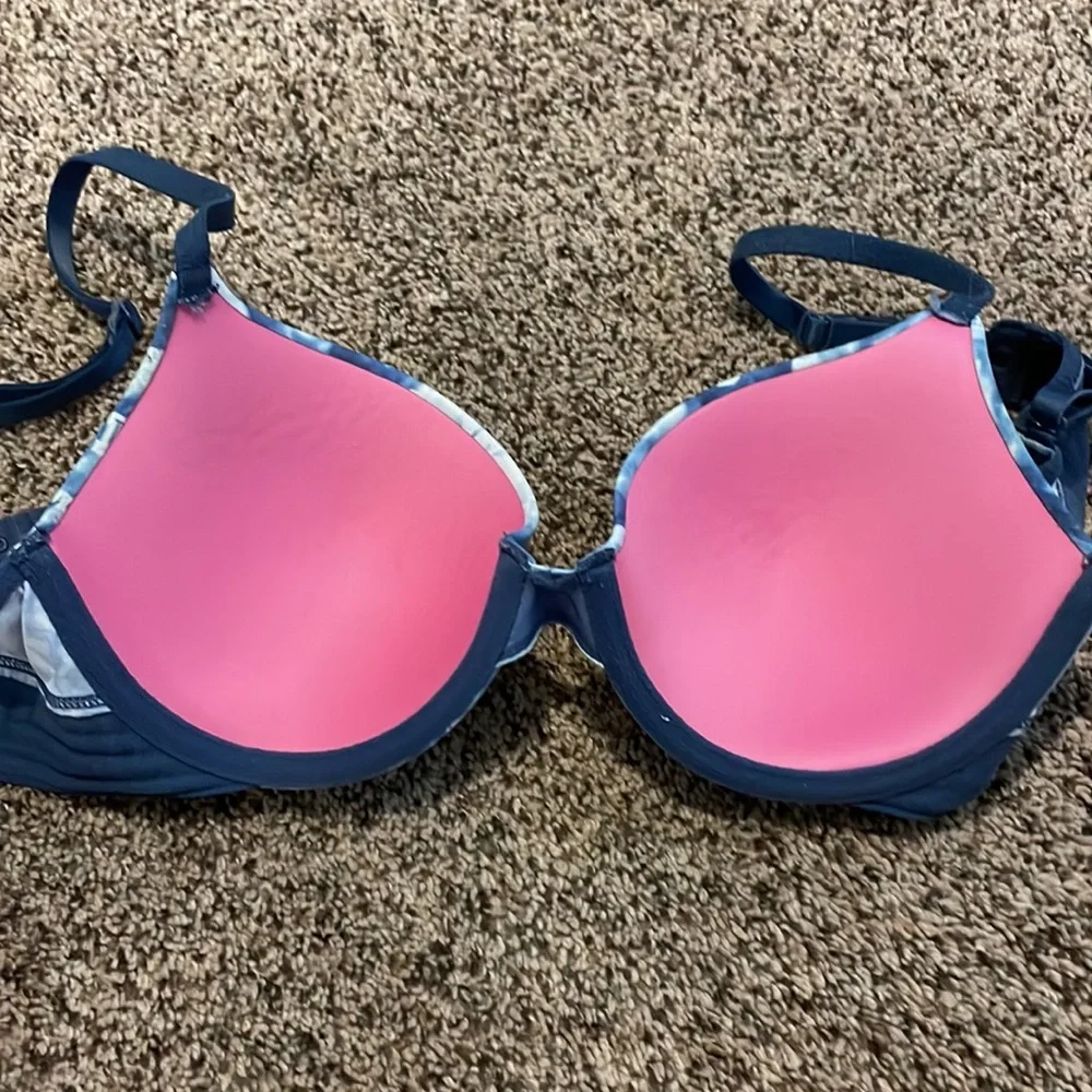 Pink Bra - Picture 2 of 3